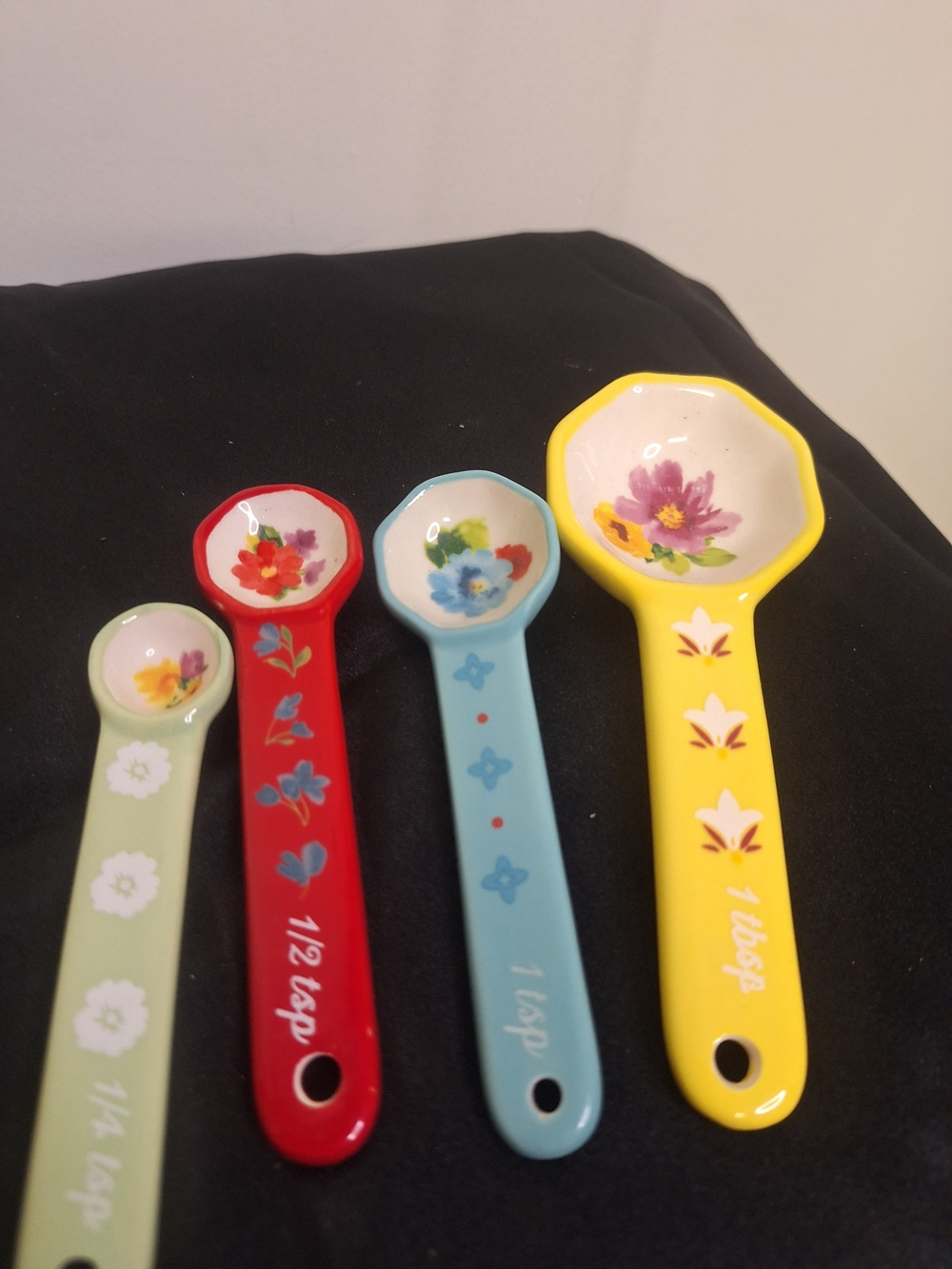 Pioneer Womab Ceramic Floral Measuring Spoon Set - Yellow, Blue, Red, Green